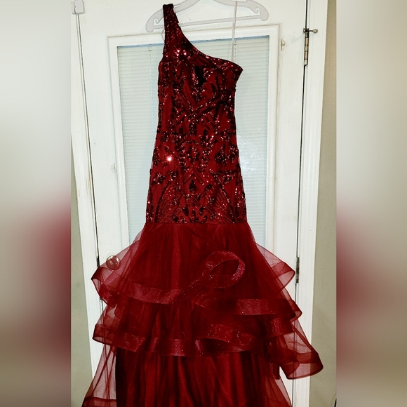 Cecilia Couture size 2 - Picture 2 of 2